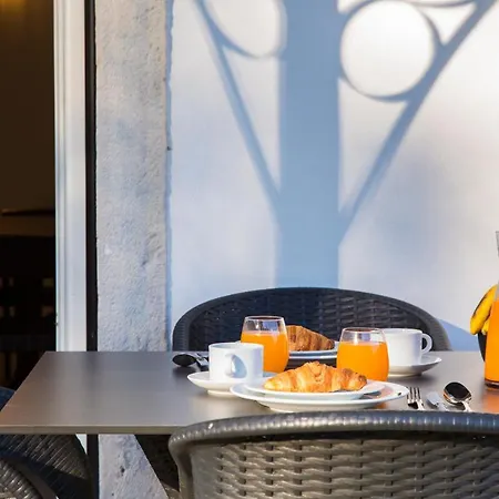 Joivy Stunning 2br With Garden, By The Avenida Subway And Botanical Garden Of Lisbon