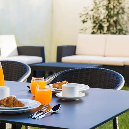 Apartment Joivy Stunning 2br With Garden, By The Avenida Subway And Botanical Garden Of Lisbon
